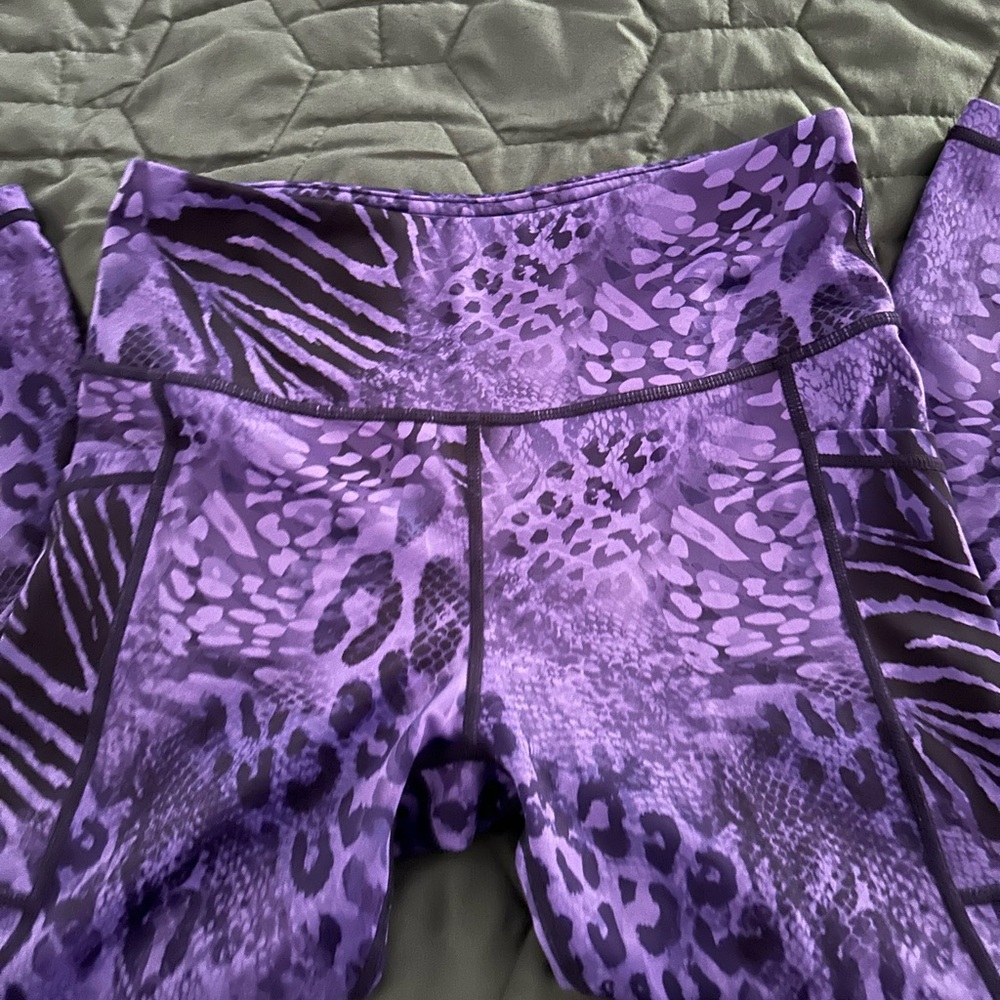 Like new CVG Capri leggings